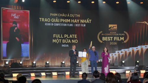  Một bữa no của Ấn Độ thắng lớn ở hạng mục Phim châu Á. 