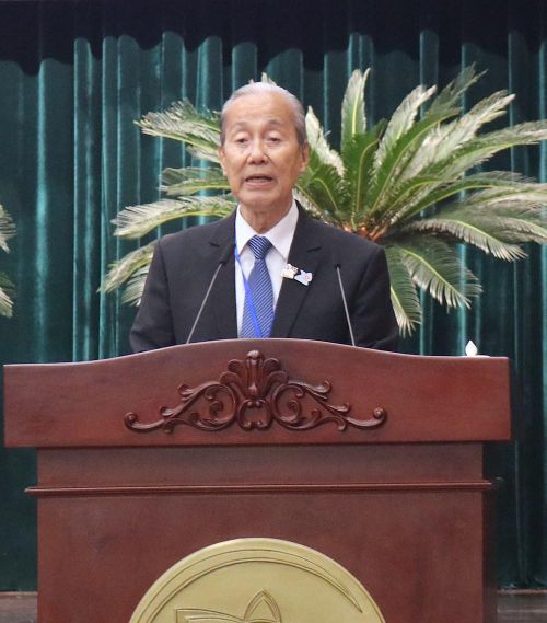 Ông Nguyễn Hữu Châu - Phó Chủ nhiệm Thường trực Câu lạc bộ Truyền thống kháng chiến Đoàn Thanh niên các cơ quan Trung ương Cục miền Nam phát biểu tại buổi tọa đàm