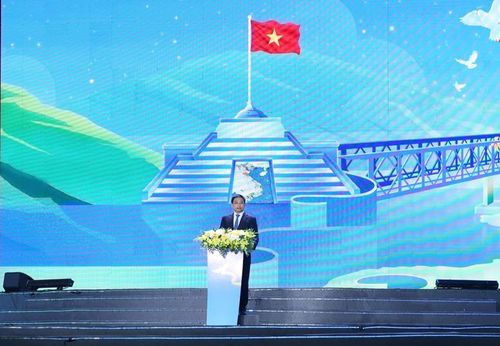 Phó Thủ tướng Nguyễn Văn Thắng: Từ vùng đất chịu nhiều đau thương của chiến tranh, Quảng Trị hôm nay đang trở thành biểu tượng của hòa bình, của tình hữu nghị và khát vọng phát triển - Ảnh: VGP/Đức Tuân