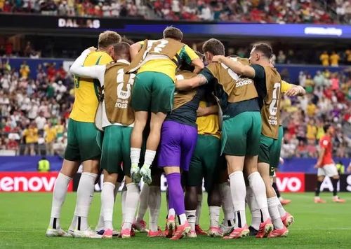 Đội tuyển Australia ăn mừng với bàn thắng gỡ hòa. (Ảnh: FIFA)