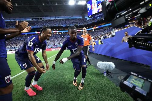 Màn ăn mừng của các tuyển thủ Cape Verde. (Ảnh: FIFA)