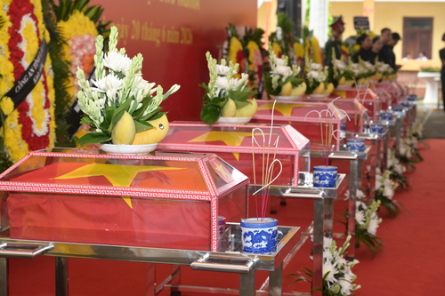 Lễ viếng, truy điệu và an táng hài cốt liệt sĩ tại xã Bát Xát, tỉnh Lào Cai.