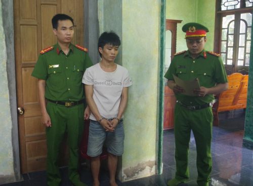 Công an phường Quảng Trị bắt giữ đối tượng Minh.