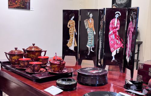 Một góc hiện vật trưng bày tại triển lãm