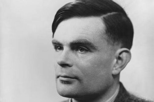 Di sản của Alan Turing hiện diện trong hầu hết các công nghệ hiện đại, từ máy tính cá nhân, điện toán đám mây, khoa học dữ liệu cho đến trí tuệ nhân tạo tạo sinh, xe tự lái và các mô hình ngôn ngữ lớn, đồng thời câu chuyện cuộc đời ông còn trở thành nguồn cảm hứng cho nhiều tác phẩm văn hóa, nổi bật là bộ phim "The Imitation Game" ra mắt năm 2014, góp phần đưa hình ảnh của nhà khoa học thiên tài đến gần hơn với công chúng toàn cầu.
