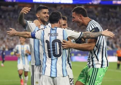 Khi tiếng còi mãn cuộc vang lên, Argentina mới có thể thở phào
