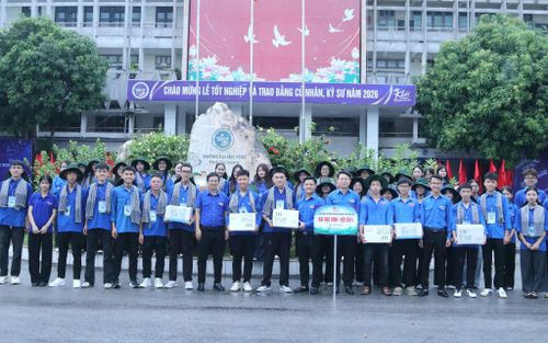 Các đội hình sinh viên tình nguyện sẵn sàng lên đường thực hiện các hoạt động vì cộng đồng tại những địa bàn còn nhiều khó khăn.