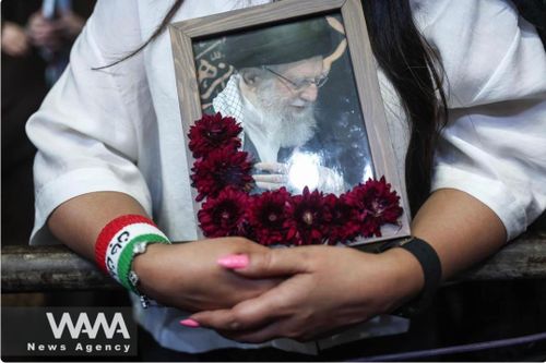 Người dân tiếc thương cố lãnh tụ tối cao Ali Khamenei. Ảnh: WANA