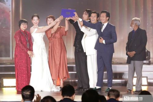 Bộ phim Mưa đỏ (Red Rain) của Việt Nam nhận Giải NETPAC, giải thưởng duy nhất do Ban giám khảo Mạng lưới Xúc tiến Điện ảnh châu Á bình chọn trong hạng mục Phim Việt Nam dự thi tại DANAFF IV.