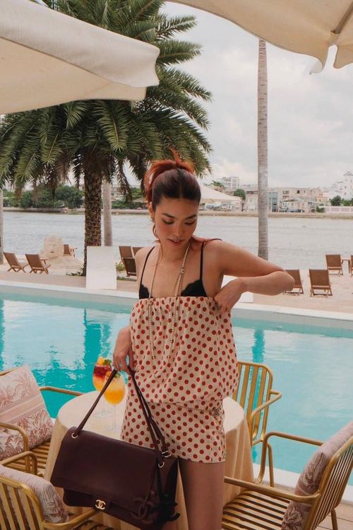 Sắc vóc "mẹ một con" siêu mẫu Lan Khuê gây sốt trong loạt ảnh đón hè cực chill. (Nguồn: FBNV)