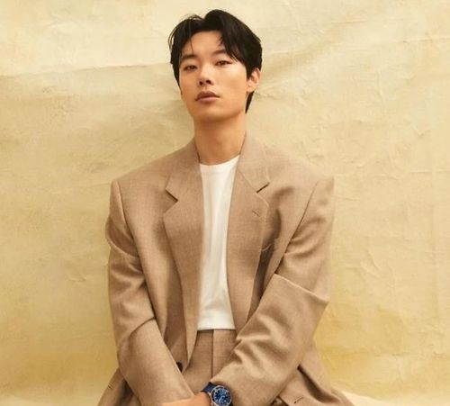 Nhan sắc Ryu Jun Yeol thăng hạng theo thời gian.