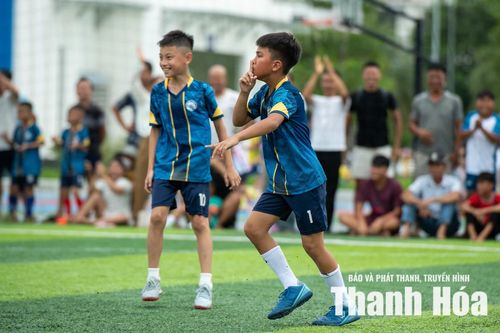 U10 Thạch Thành thể hiện được lối chơi rõ nét trước đối thủ mạnh U10 Hà Trung.
