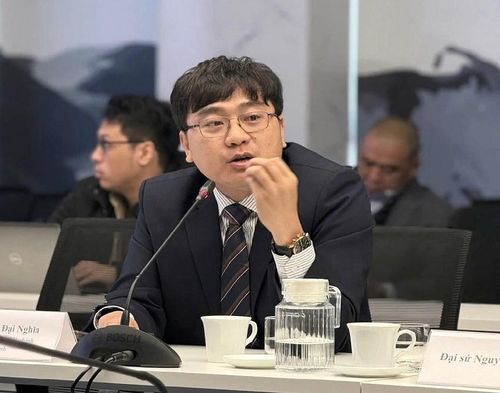 Ông Huỳnh Hồ Đại Nghĩa, Khoa Chính sách Công, Trường Đại học Khoa học Xã hội và Nhân văn, Đại học Quốc gia TP.Hồ Chí Minh.