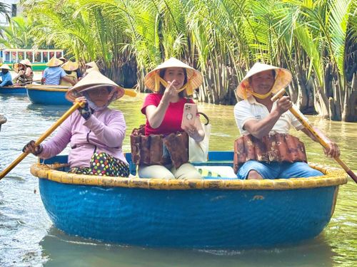 Các điểm đến trên địa bàn thành phố thu hút đông đảo du khách tham quan, trải nghiệm. Ảnh: NGUYÊN KHƯƠNG