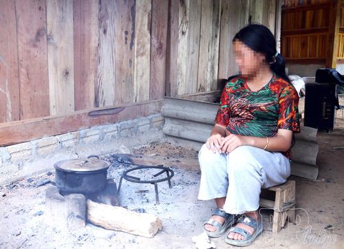 Tảo hôn khiến em V.T.V phải làm mẹ khi mới 15 tuổi và dang dở giấc mơ học hành.