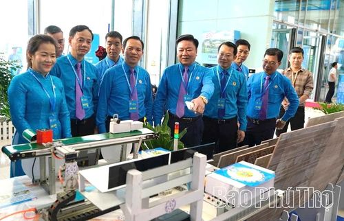 Gian hàng trưng bày sản phẩm, sáng kiến tỉnh Phú Thọ tại Triển lãm trí tuệ người lao động Việt Nam, Đại hội XIV Công đoàn Việt Nam nhiệm kỳ 2026-2031.