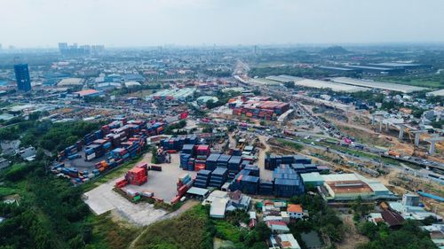 Các dự án hạ tầng giao thông trọng điểm được kỳ vọng góp phần nâng cao năng lực logistics và sức cạnh tranh của doanh nghiệp.