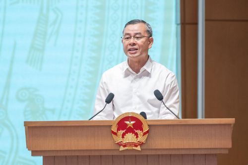 Bộ trưởng Bộ Tài chính Ngô Văn Tuấn báo cáo tại Hội nghị