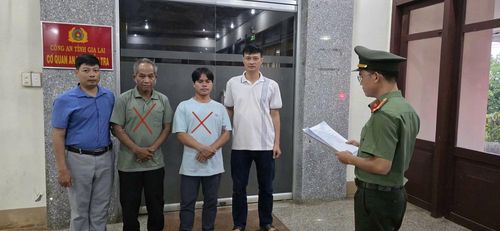 Cơ quan An ninh điều tra Công an Gia Lai tiến hành bắt giữ 2 đối tượng (x) về tội "Phá hoại chính sách đại đoàn kết".