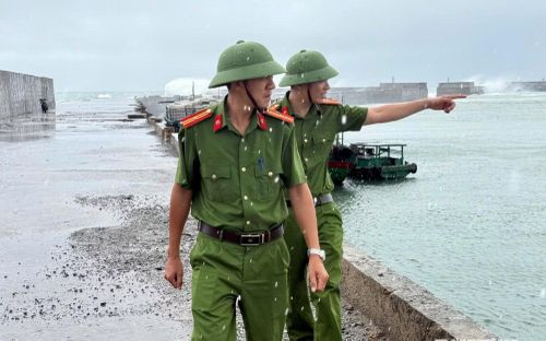 Lực lượng Công an đặc khu Bạch Long Vỹ thường xuyên có mặt trên các tuyến tiền tiêu.