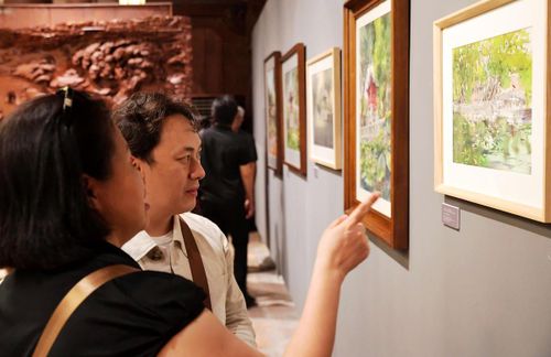 Triển lãm thu hút sự quan tâm của công chúng.