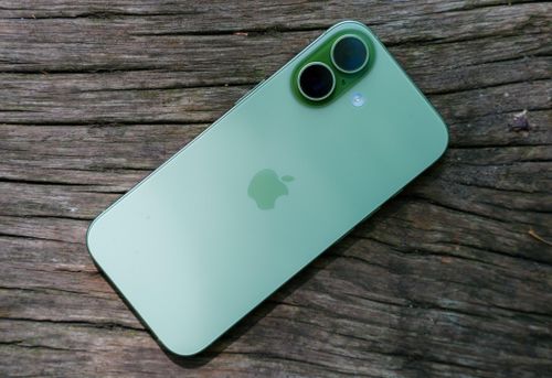 iPhone 17 phiên bản tiêu chuẩn. Ảnh: PCMag.