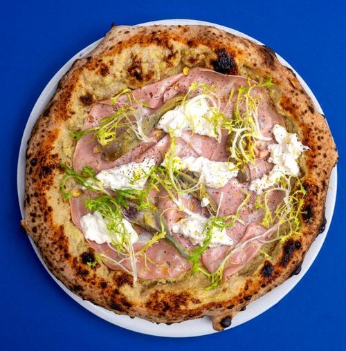 Pizza trở thành món ăn toàn cầu