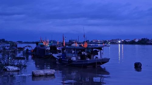 Các tàu đánh cá neo đậu tránh trú bão tại khu vực sông Chanh, phường Quảng Yên, tỉnh Quảng Ninh trước cơn bão. Ảnh: Đức Hiếu - TTXVN