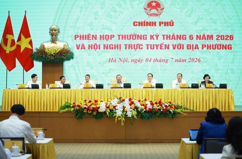 Sáng 4/7/2026, tại Trụ sở Chính phủ, Tổng Bí thư, Chủ tịch nước Tô Lâm; Chủ tịch Quốc hội Trần Thanh Mẫn; Thường trực Ban Bí thư Trần Cẩm Tú đến dự Phiên họp Chính phủ thường kỳ tháng 6 năm 2026 và Hội nghị trực tuyến Chính phủ với địa phương. Ảnh: Dương Giang – TTXVN
