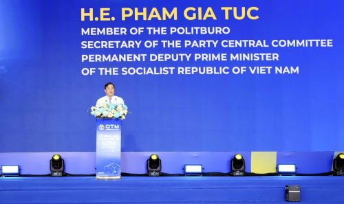 Đồng chí Phạm Gia Túc, Ủy viên Bộ Chính trị, Bí thư Trung ương Đảng, Phó Thủ tướng Thường trực Chính phủ phát biểu tại lễ động thổ.
