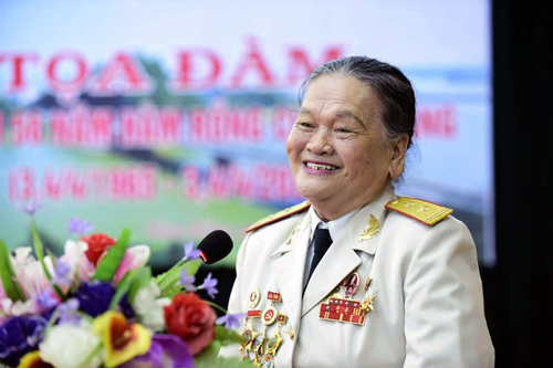 Người nữ Anh hùng đã thanh thản trở về với đồng đội. 