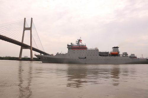 Tàu huấn luyện 83 - Thích Kế Quang, Hải quân Trung Quốc. Ảnh: PHƯƠNG NAM
