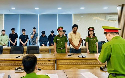  Công an TP Đà Nẵng thi hành quyết định khởi tố bị can để điều tra hành vi rửa tiền 