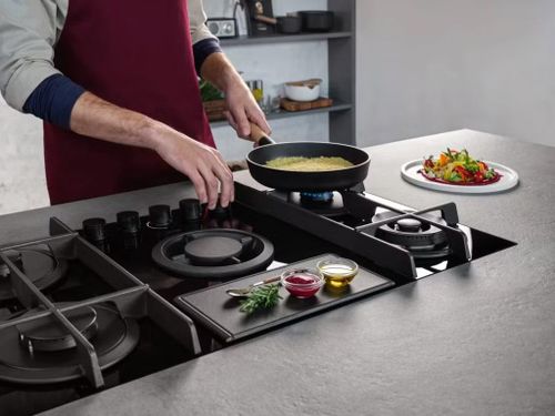 Theo các ước tính, việc chuyển từ bếp gas sang bếp từ có thể giúp nhiều hộ gia đình tiết kiệm từ vài trăm nghìn đến vài triệu đồng mỗi năm, tùy thuộc vào tần suất nấu ăn, giá điện và thói quen sử dụng của từng gia đình.