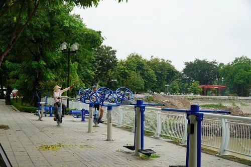 Dự án cũng bao gồm các hạng mục chỉnh trang lối đi, bổ sung cây xanh, tạo không gian sinh hoạt cộng đồng xanh, sạch hơn.