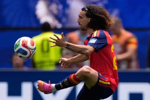 Hậu vệ trái Marc Cucurella (Tây Ban Nha): Hai đường kiến tạo cho tiền đạo Mikel Oyarzabal giúp Cucurella trở thành một trong những nhân tố nổi bật nhất trong chiến thắng 3-0 trước Áo. Ảnh: Getty.