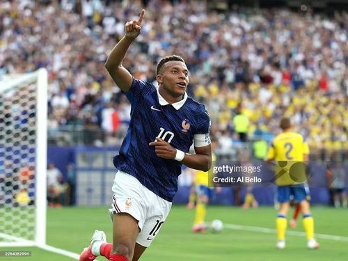 Tiền đạo Kylian Mbappe (Pháp): Cú đúp trước Thụy Điển giúp Mbappe củng cố vị thế trong cuộc đua Vua phá lưới, đồng thời nối dài hiệu suất ghi bàn ấn tượng tại World Cup. Ảnh: Getty.