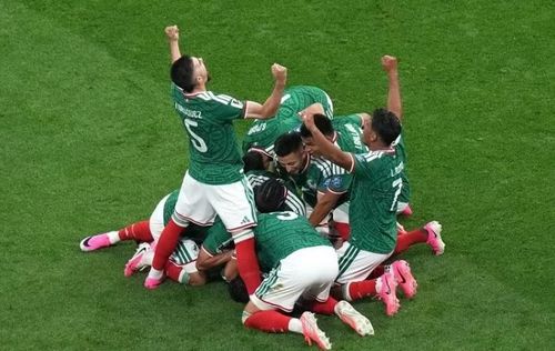 Ngược lại, tuyển Mexico có tinh thần rất cao sau chiến thắng 2-0 trước Ecuador.