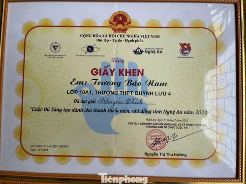 Nam đạt giải Khuyến khích Cuộc thi Sáng tạo thanh thiếu niên, nhi đồng tỉnh Nghệ An.