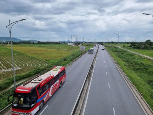 Công tác tuần tra, kiểm soát trên cao tốc không chỉ nhằm phát hiện và xử lý vi phạm mà còn góp phần loại bỏ những nguy cơ có thể dẫn đến tai nạn.