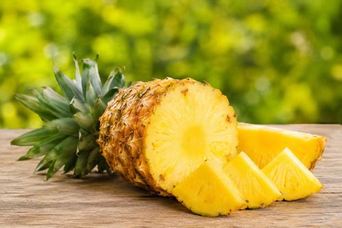 Dứa là loại quả có vị thơm, chua, giàu dưỡng chất. Ảnh: Ban Mai