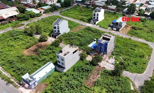 Với hạ tầng kỹ thuật được đầu tư đồng bộ cùng nhiều tiện ích đang dần hình thành, khu tái định cư Long Bửu 2 được kỳ vọng sẽ thu hút thêm nhiều người dân đến sinh sống trong thời gian tới.