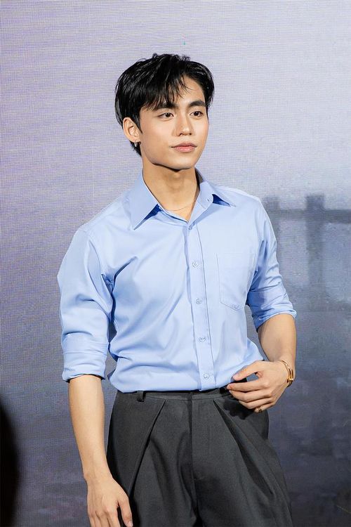 MONO luôn được nhắc đến với hình ảnh một nghệ sĩ trẻ năng động, không ngừng đổi mới trong âm nhạc.