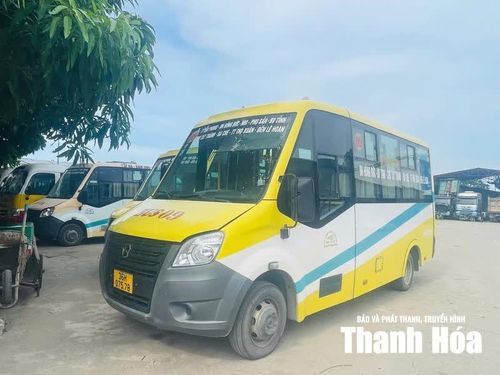 Xe buýt 24 chỗ ngồi thuộc Công ty CP Vận tải ô tô Thanh Hóa