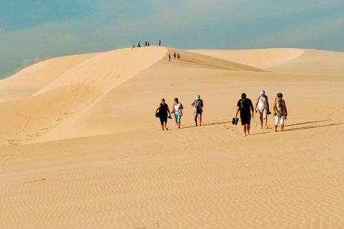 Đồi cát bay luôn thu hút du khách khi đến Mũi Né