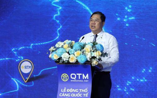 Phó Thủ tướng Thường trực Phạm Gia Túc phát biểu tại lễ khởi công Cảng quốc tế QTM, thuộc Cụm cảng nước sâu Cái Mép - Thị Vải (TP HCM). Ảnh: VGP.