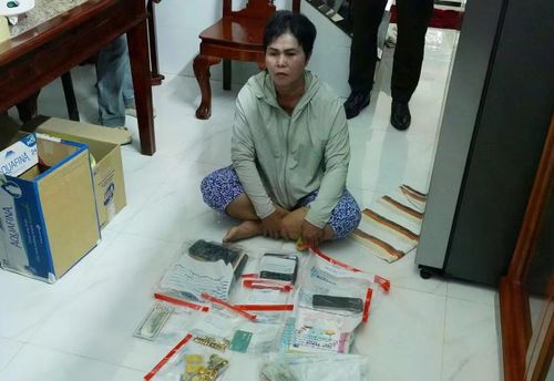 Công an TP Cần Thơ khám xét, bắt giữ các đối tượng tổ chức đánh bạc và đánh bạc hơn 1.000 tỷ đồng.