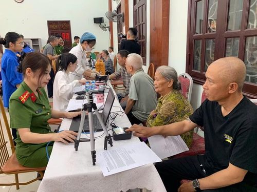 Công an các địa phương chuẩn bị chu đáo cơ sở hạ tầng, thiết bị phục vụ người dân.
