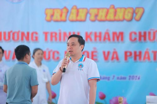 TS.BS Bùi Long, Phó Giám đốc Bệnh viện Hữu Nghị chia sẻ tại chương trình.