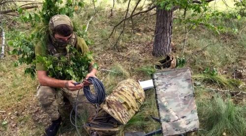 Hệ thống Internet vệ tinh này được Kiev sử dụng rộng rãi để điều khiển UAV, phối hợp tác chiến, trinh sát và duy trì liên lạc tại những khu vực có hạ tầng viễn thông bị phá hủy.